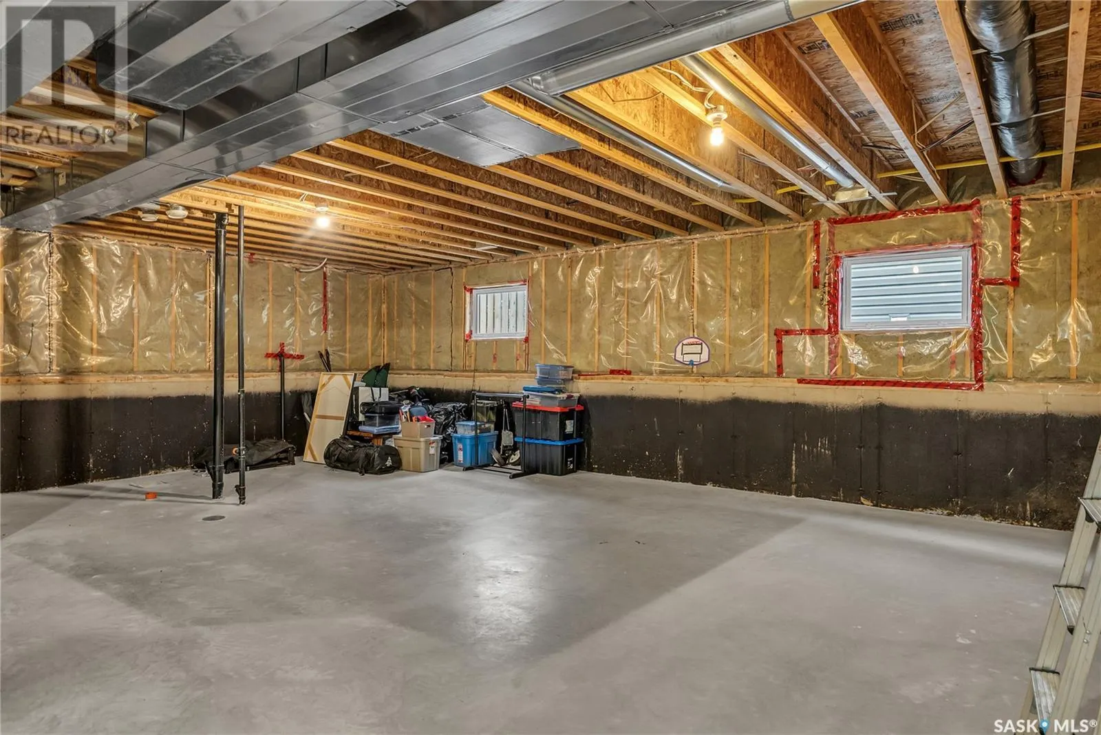 516 Antler CRESCENT