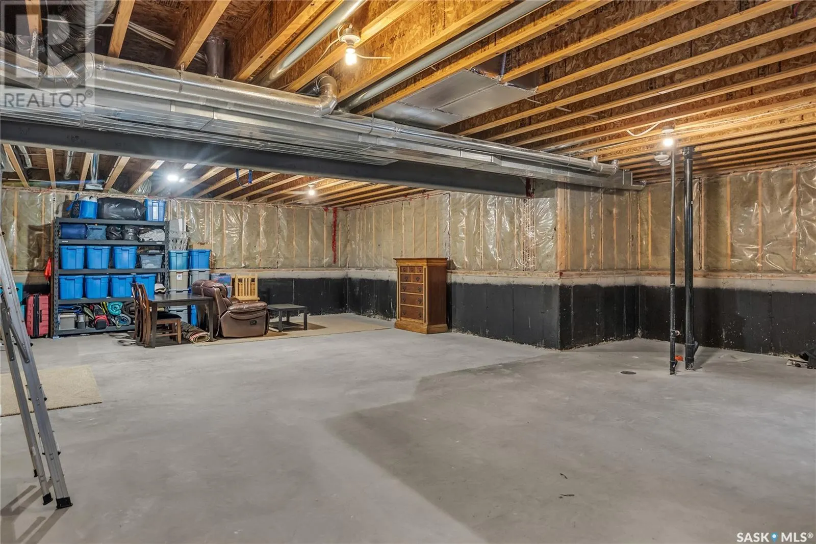 516 Antler CRESCENT