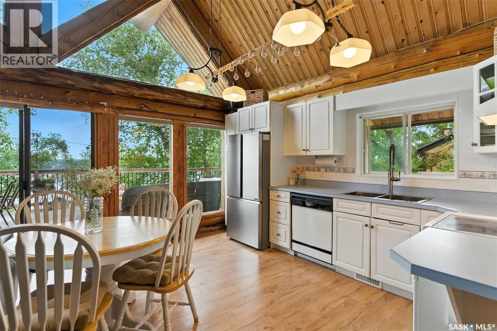 3428 Nickorick Beach