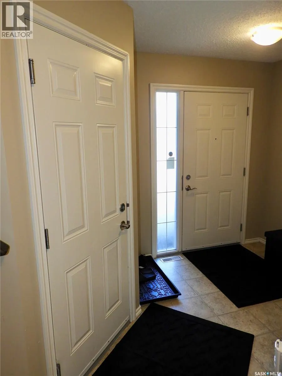 211 105 LYND CRESCENT
