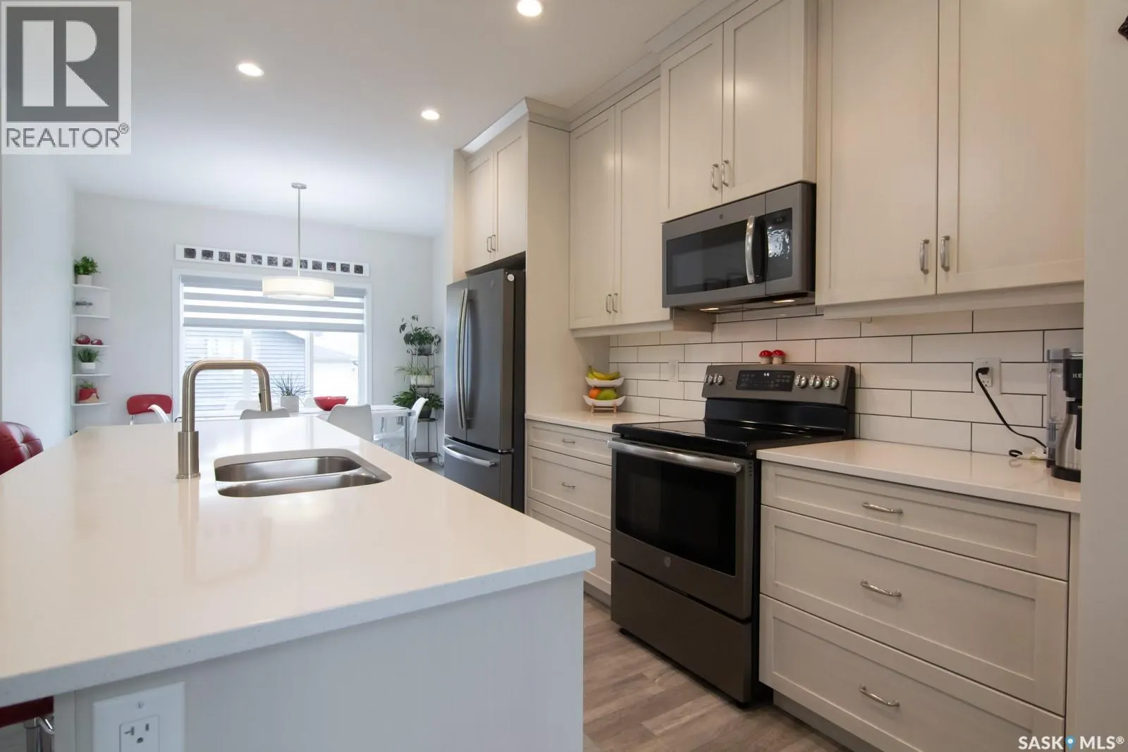 152 Dubois CRESCENT