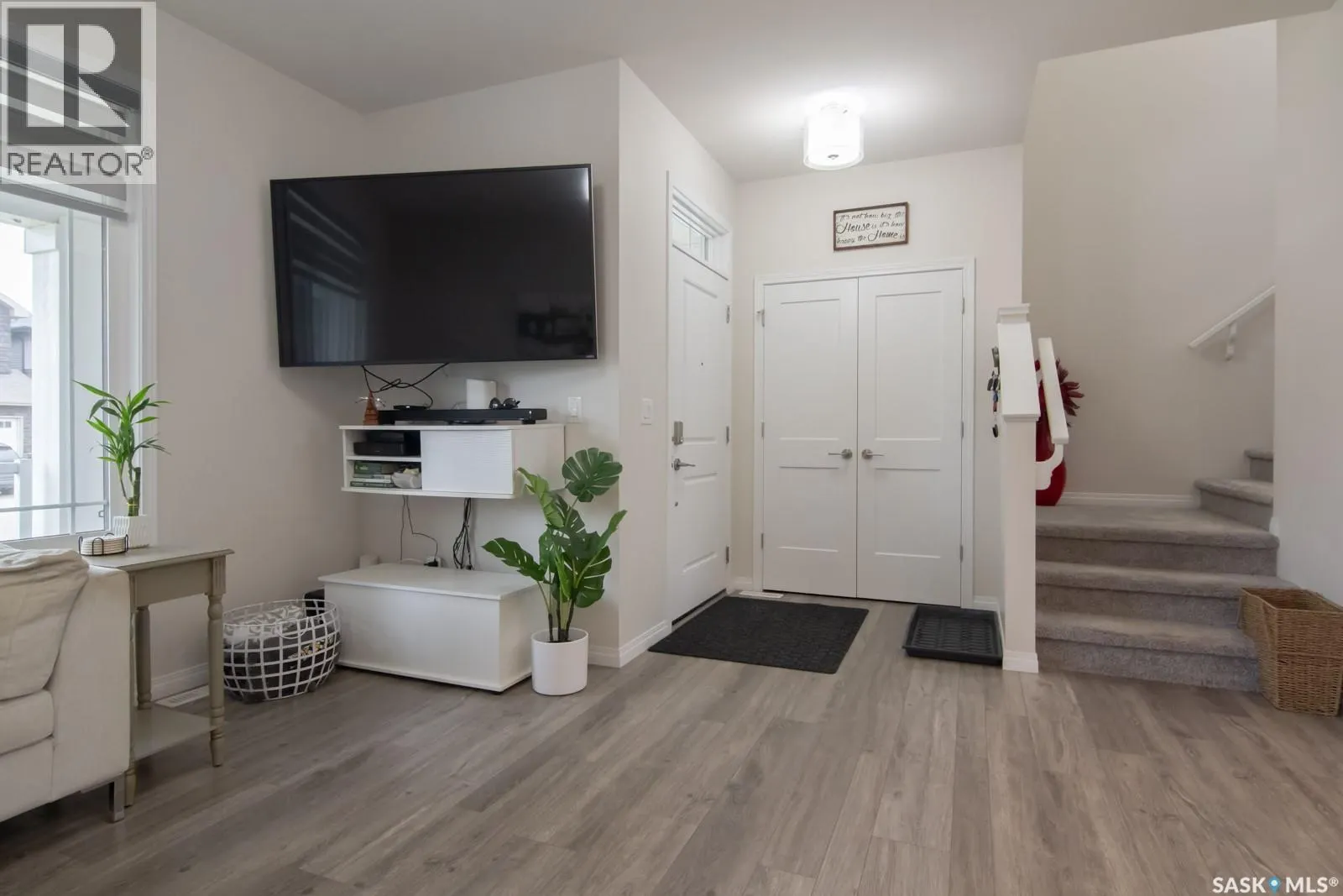 152 Dubois CRESCENT
