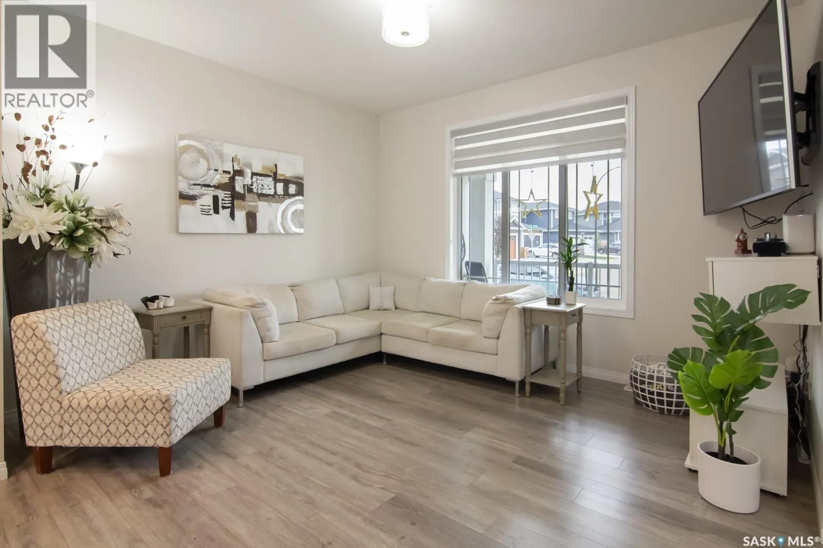 152 Dubois CRESCENT
