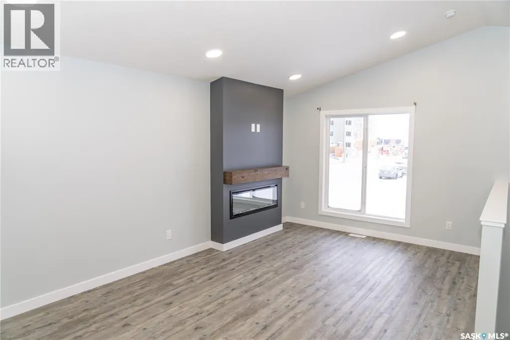879 Brighton BOULEVARD