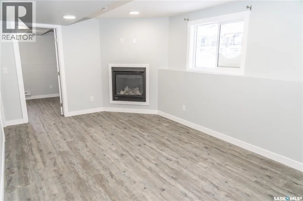 879 Brighton BOULEVARD