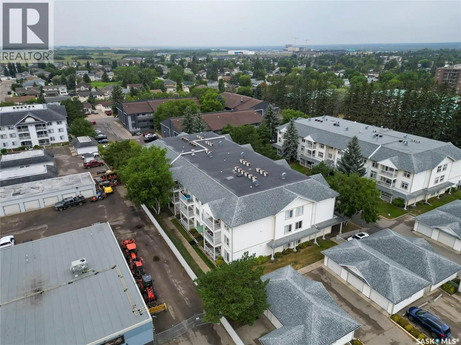 215 305 34th STREET W