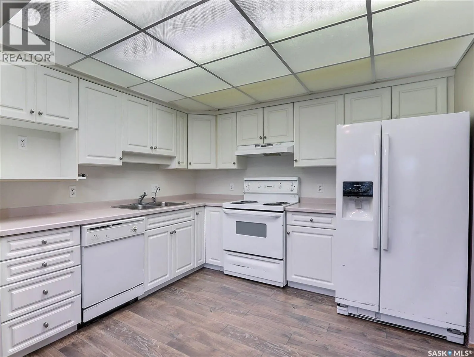 215 305 34th STREET W