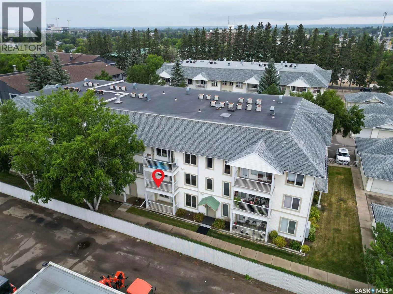 215 305 34th STREET W