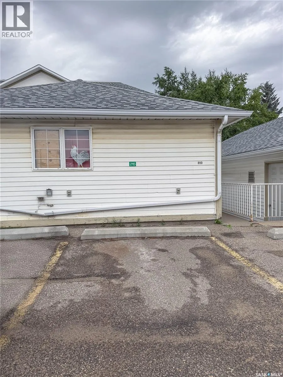 215 305 34th STREET W