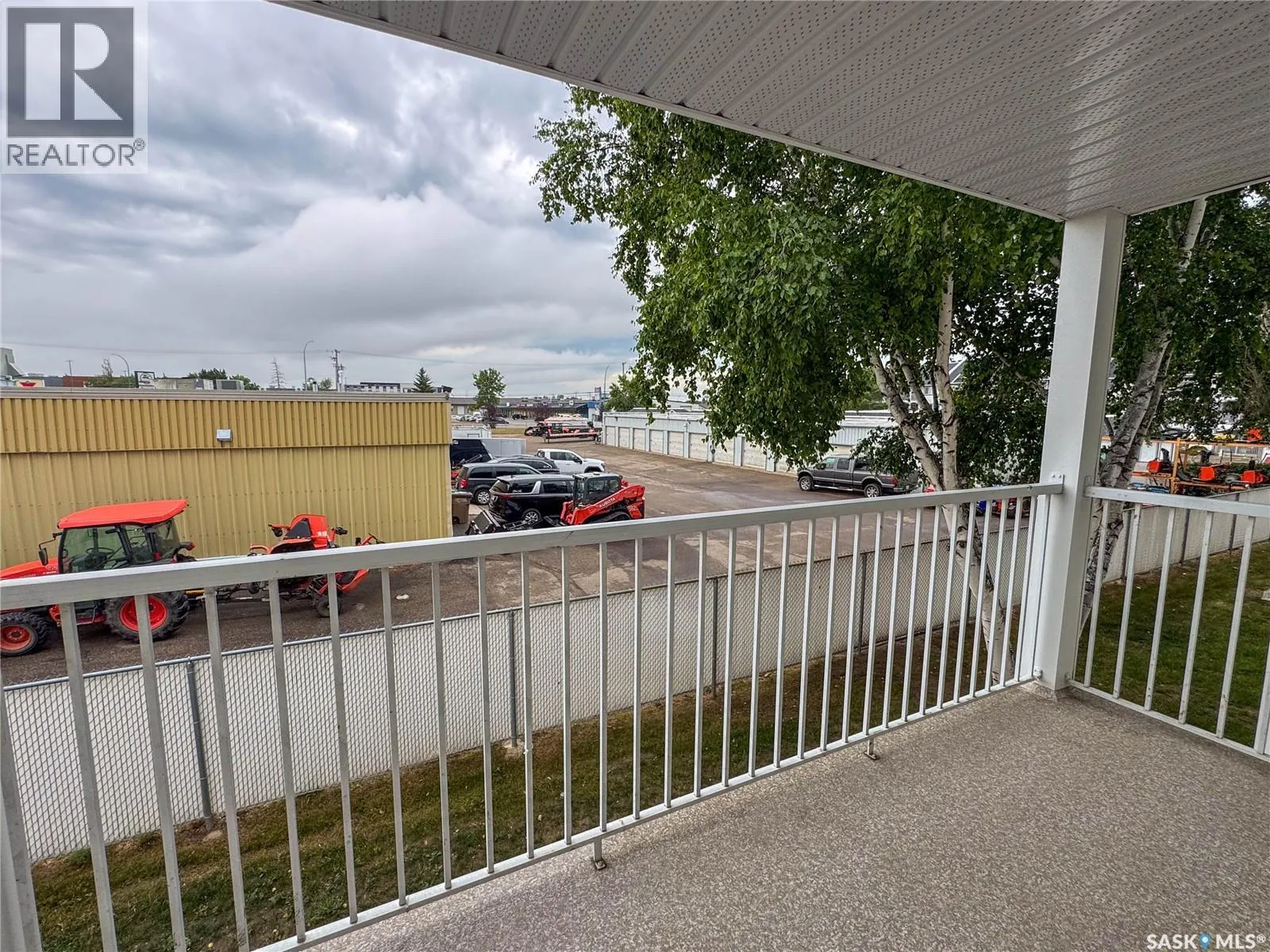 215 305 34th STREET W