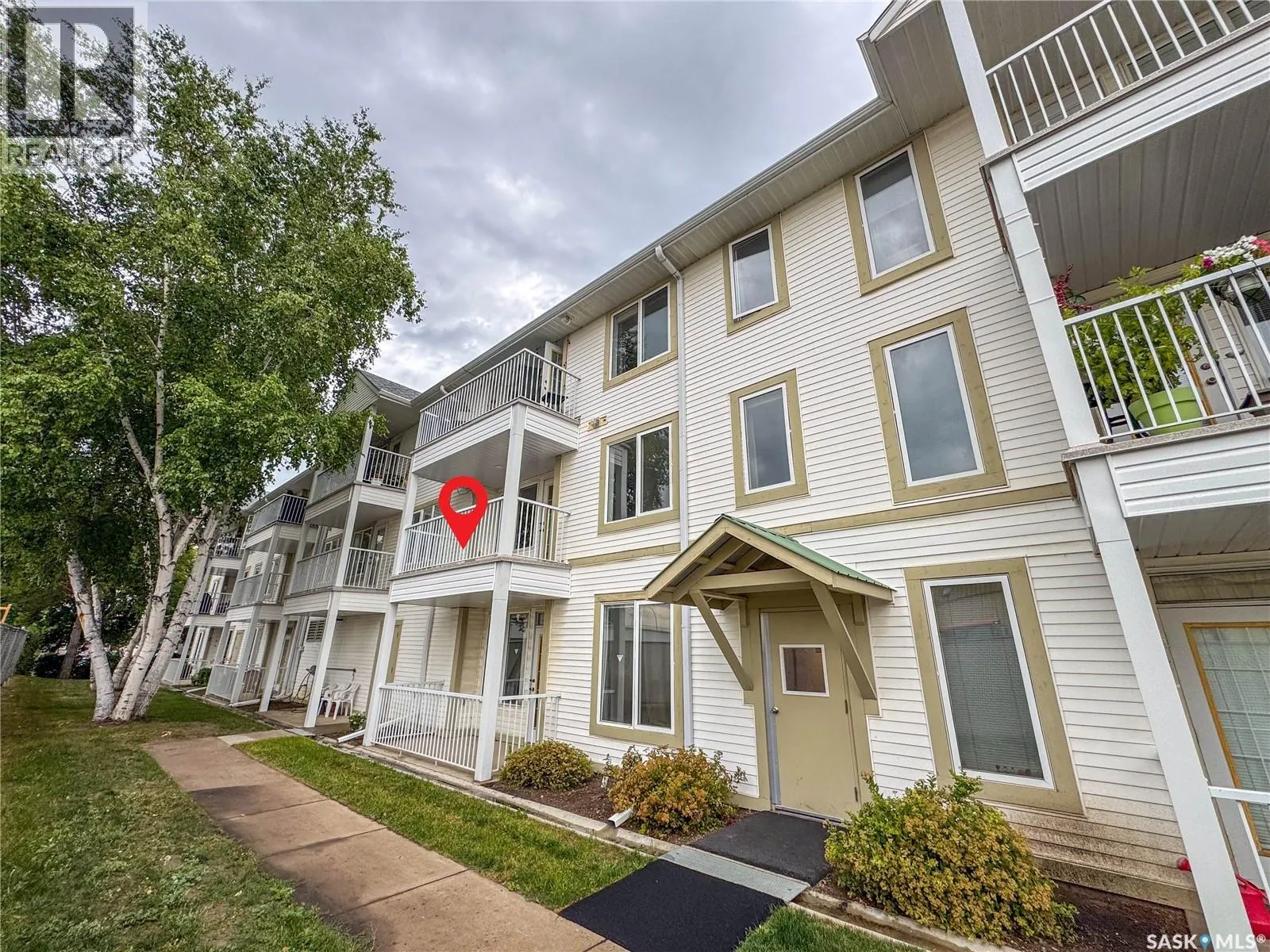 215 305 34th STREET W