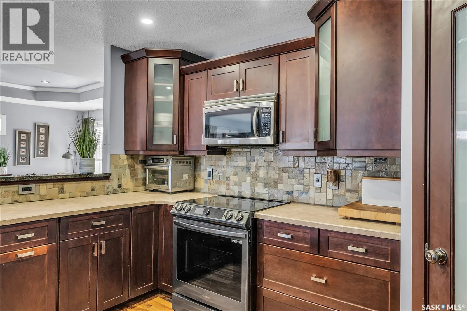 318 Lakeridge DRIVE
