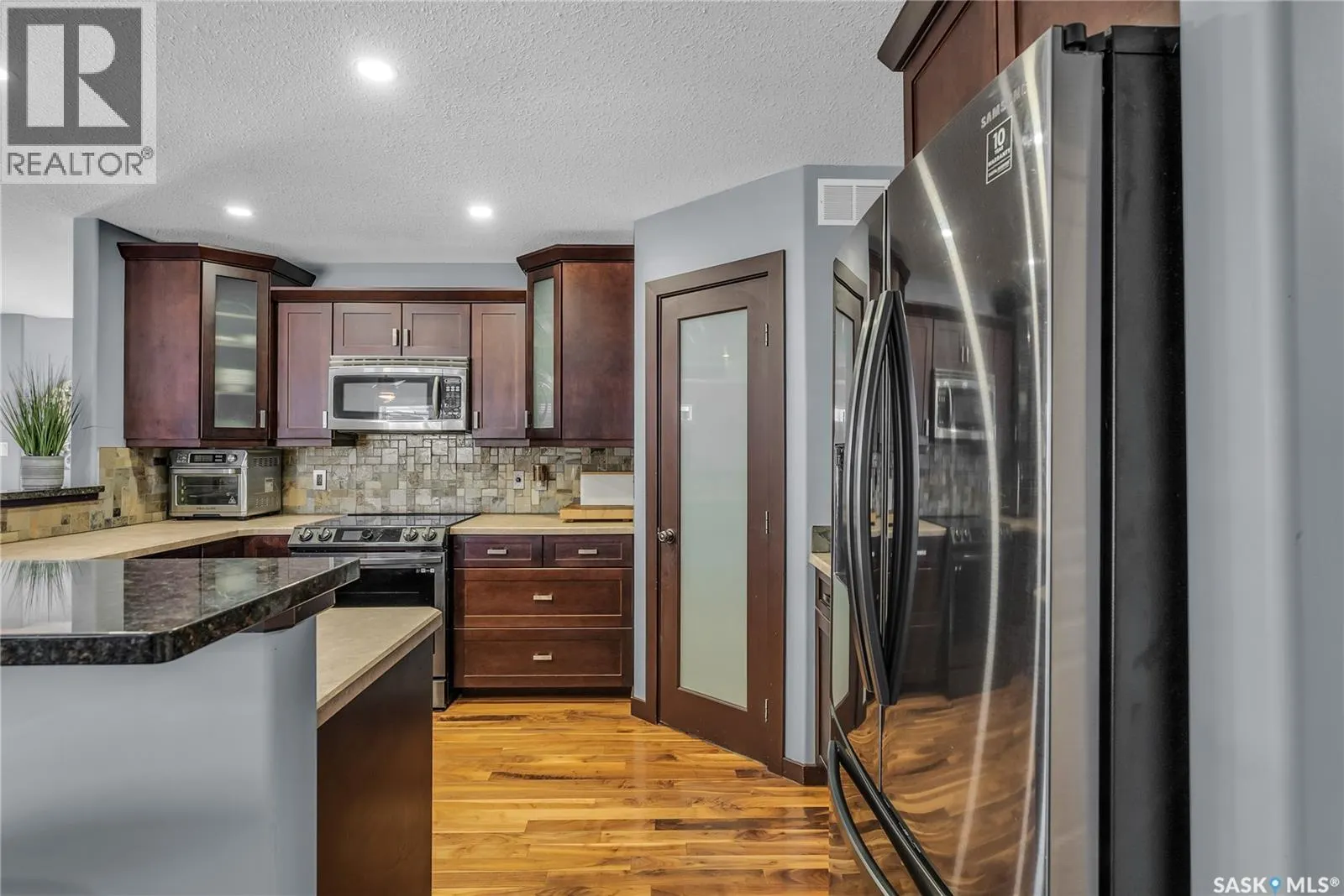 318 Lakeridge DRIVE