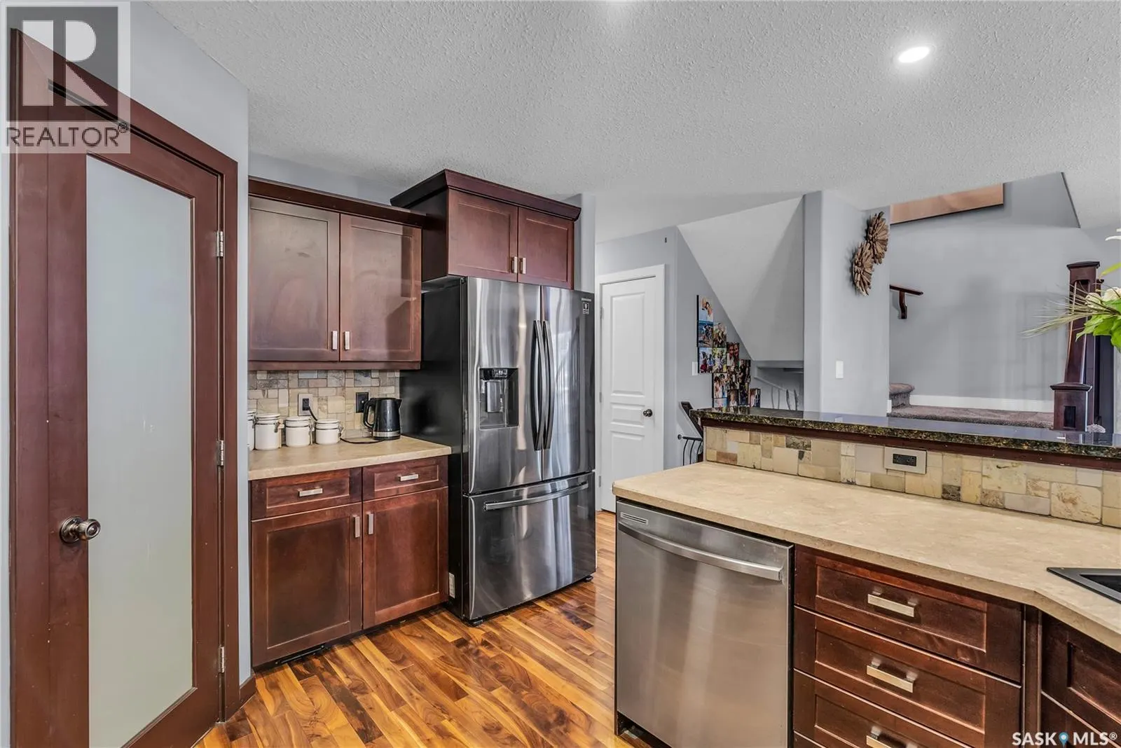 318 Lakeridge DRIVE