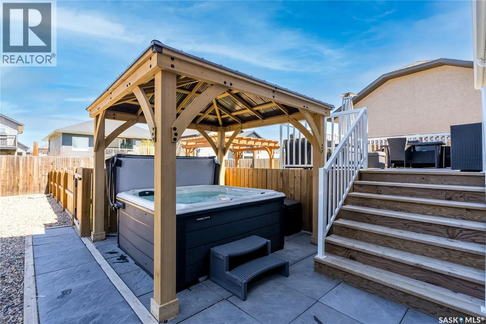 318 Lakeridge DRIVE