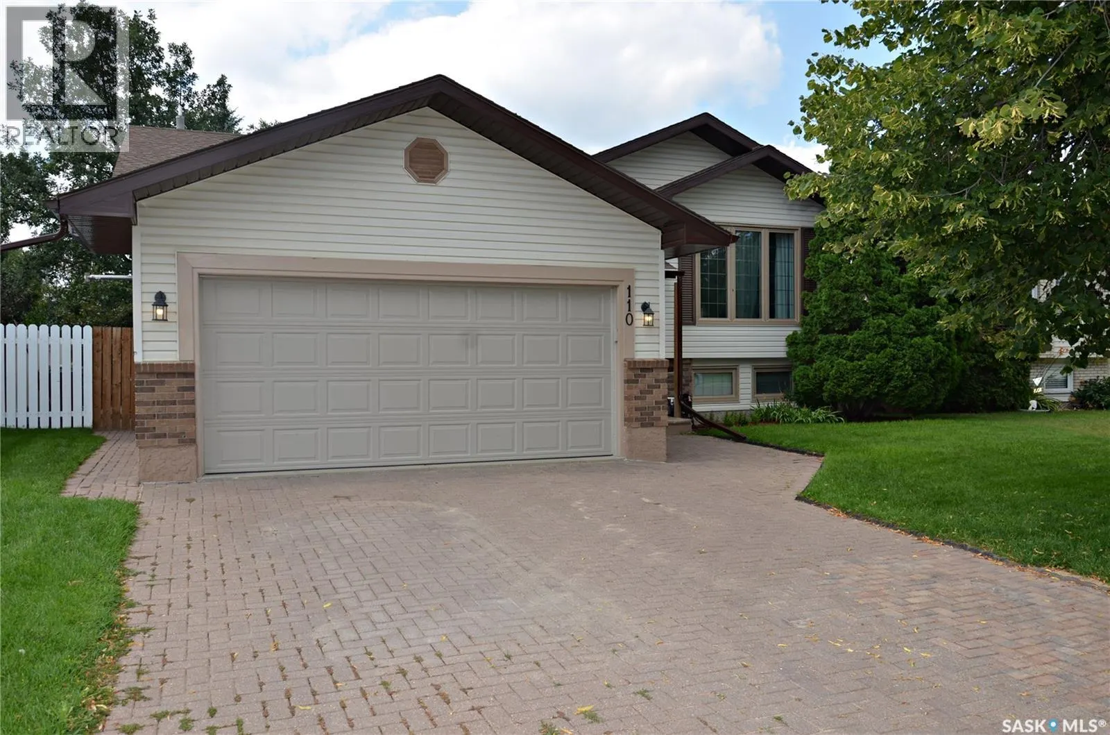 110 Bronson CRESCENT