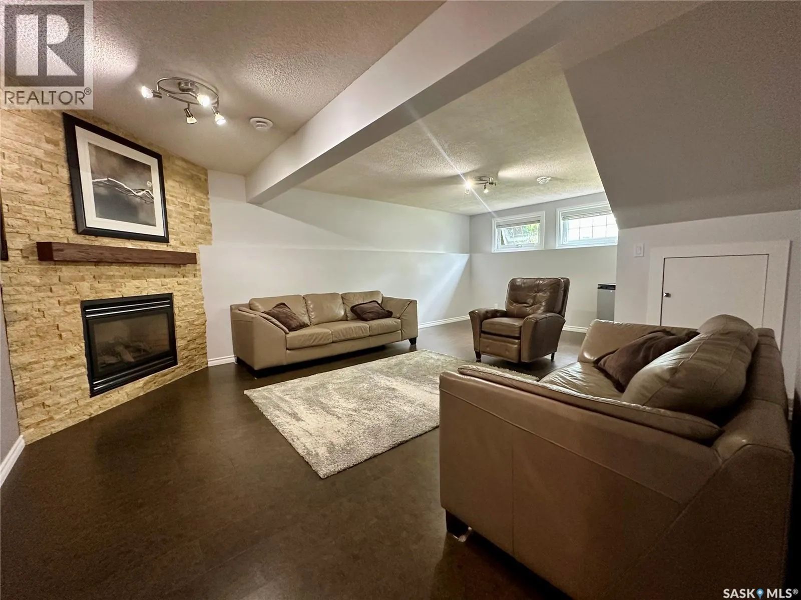 110 Bronson CRESCENT