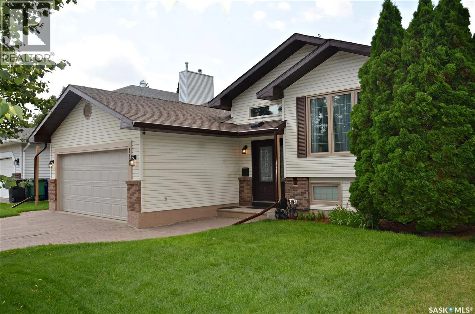 110 Bronson CRESCENT