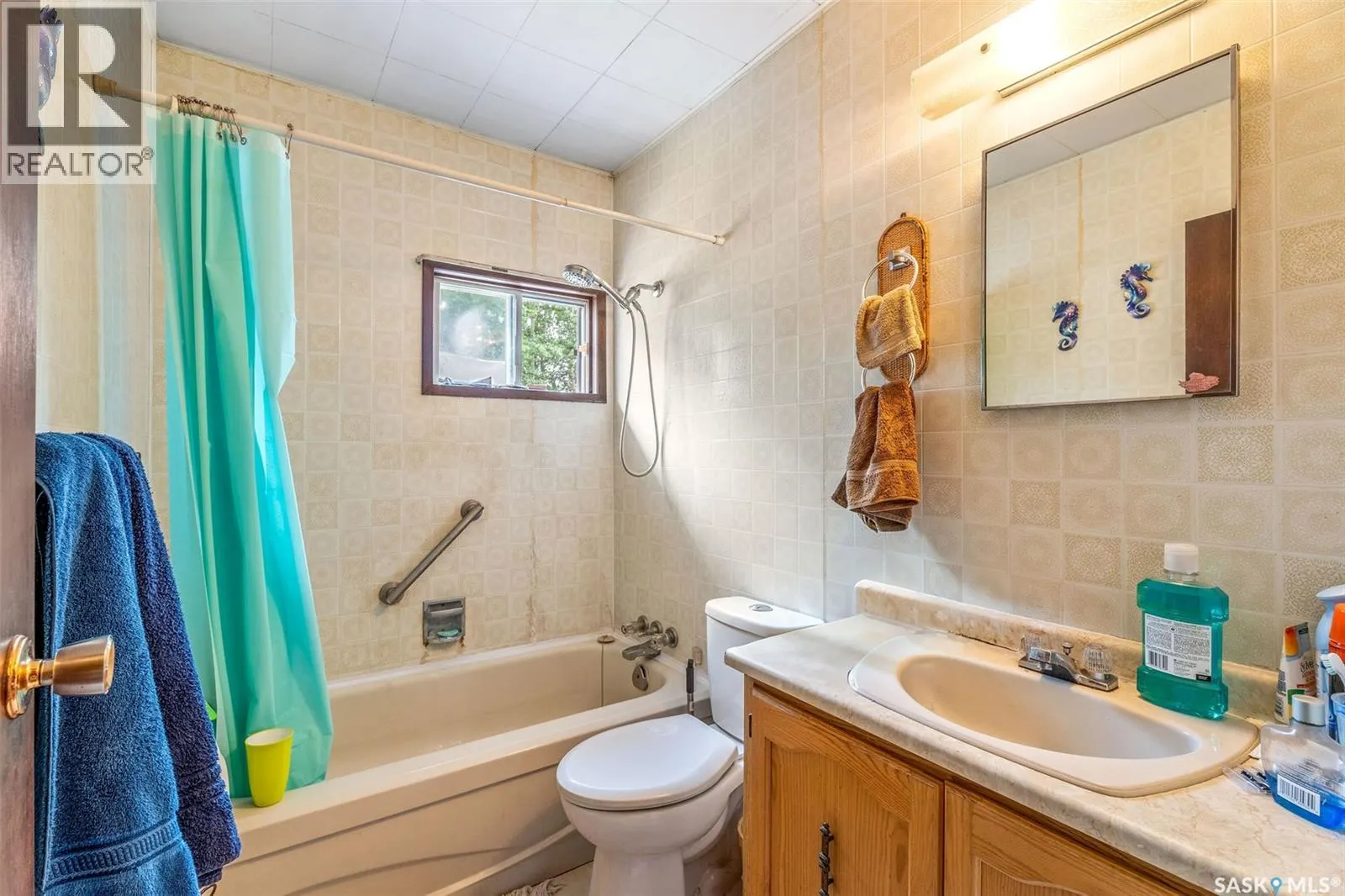 212 Spruce DRIVE N