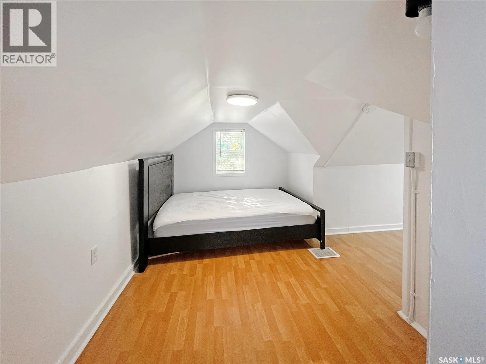 356 13th STREET W