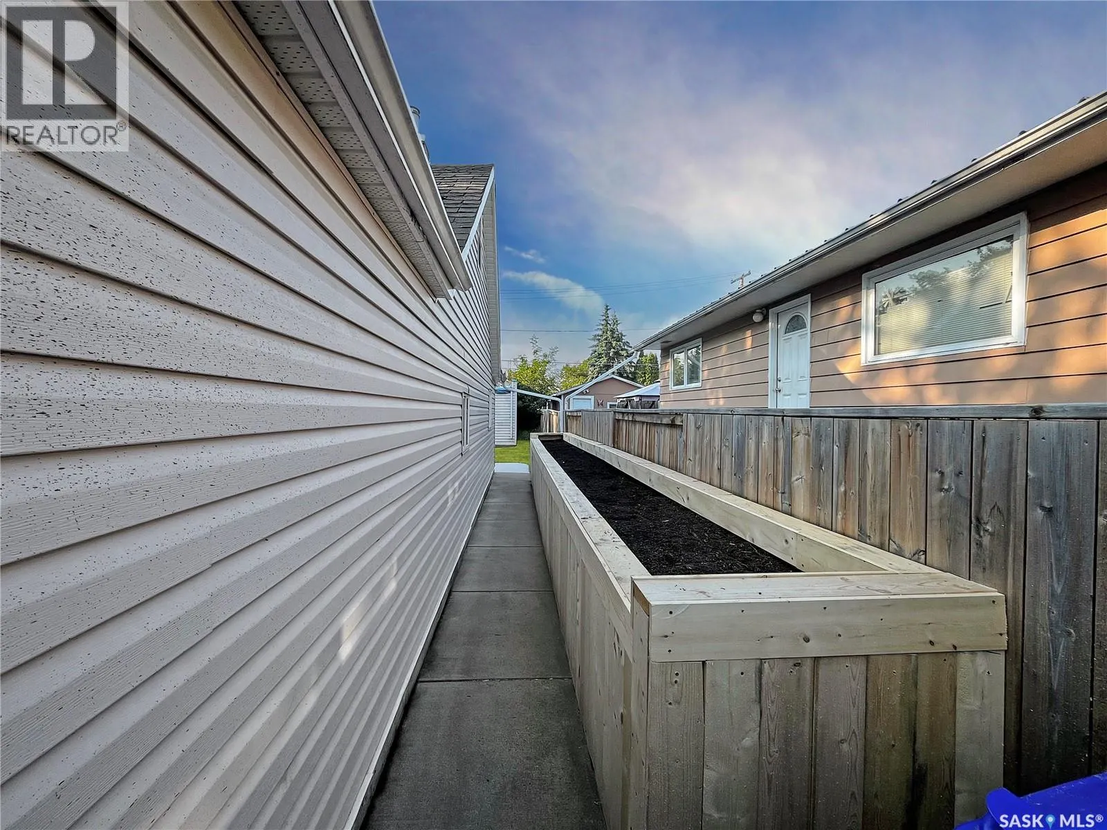 356 13th STREET W