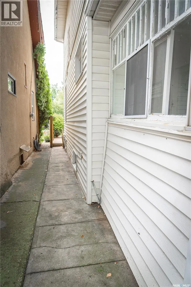 409 29th STREET W