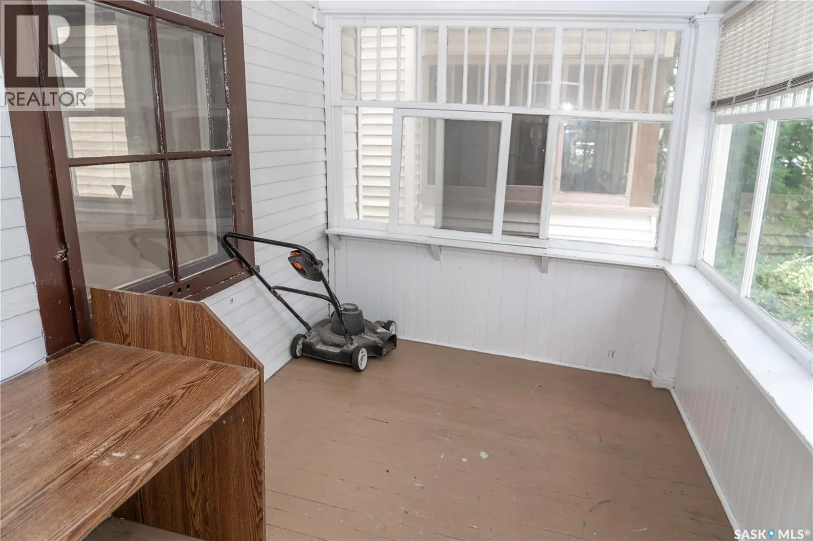 409 29th STREET W