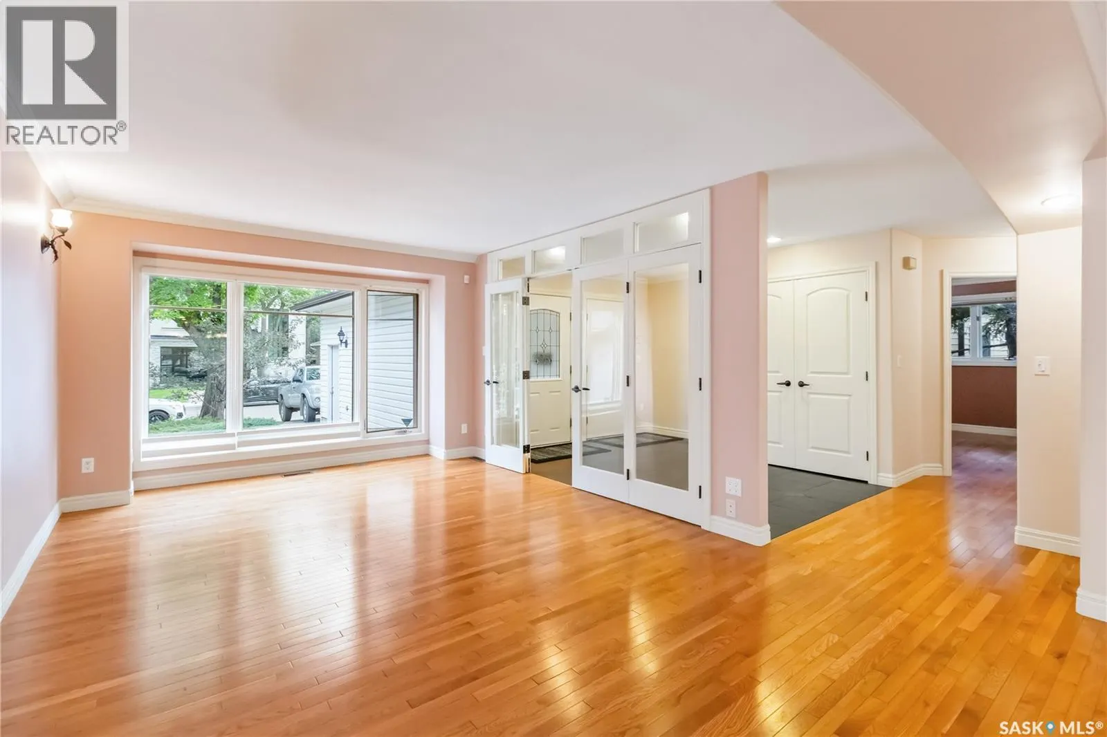 1203 15th STREET E