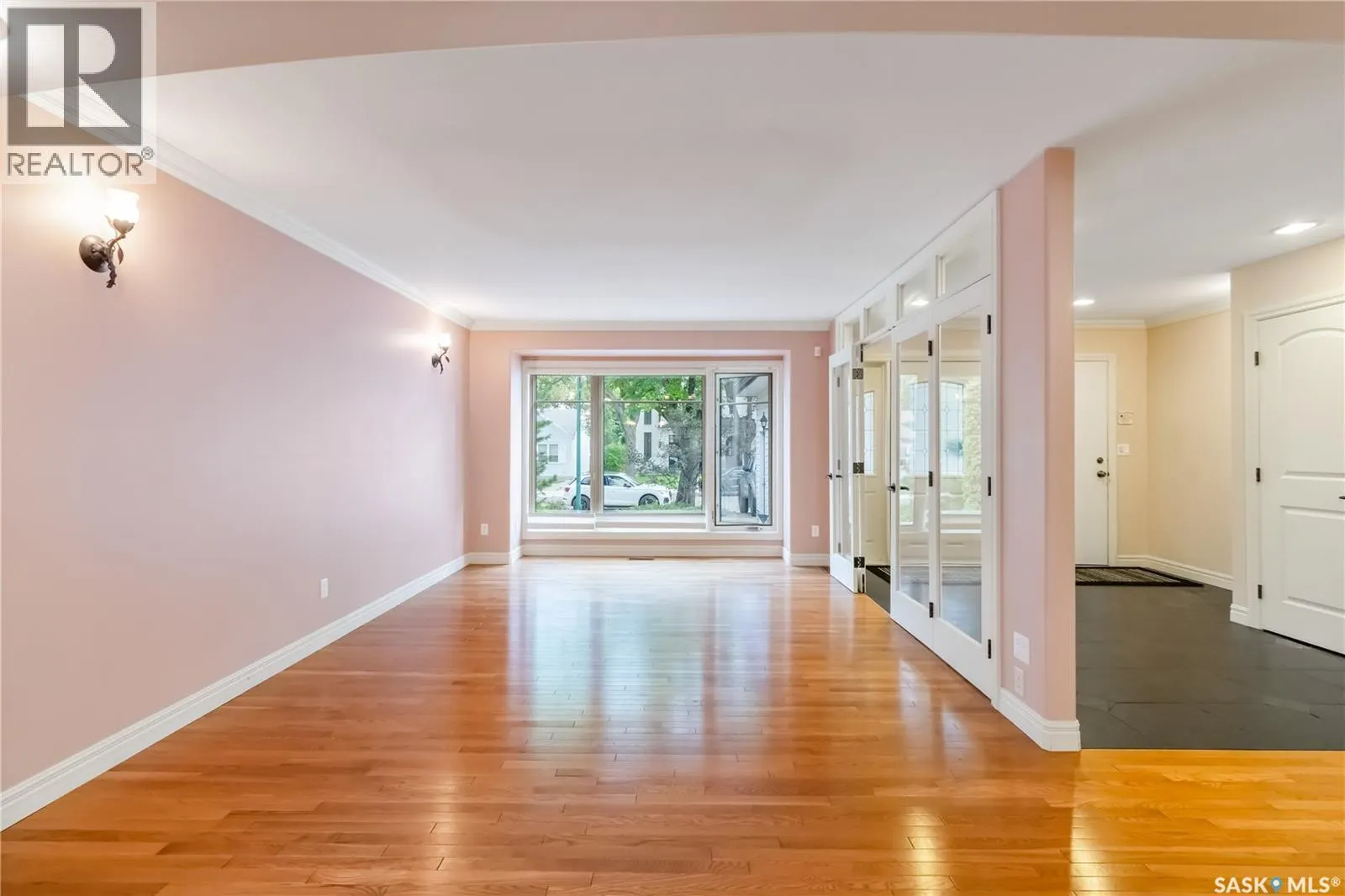 1203 15th STREET E