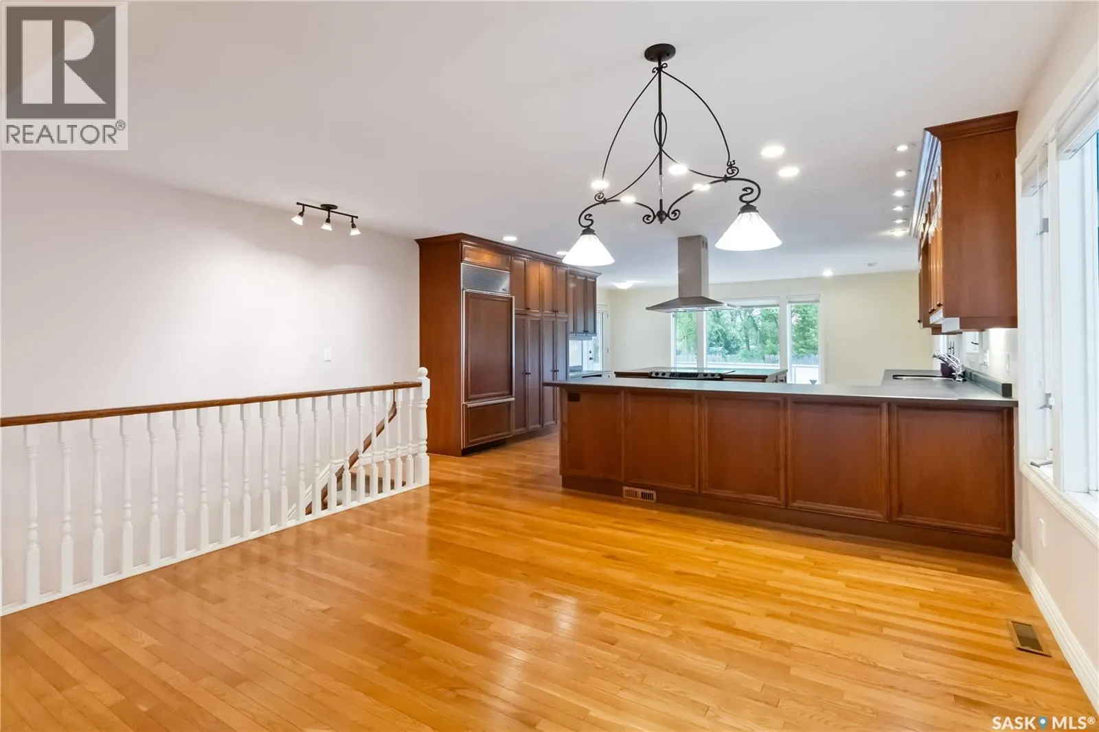 1203 15th STREET E