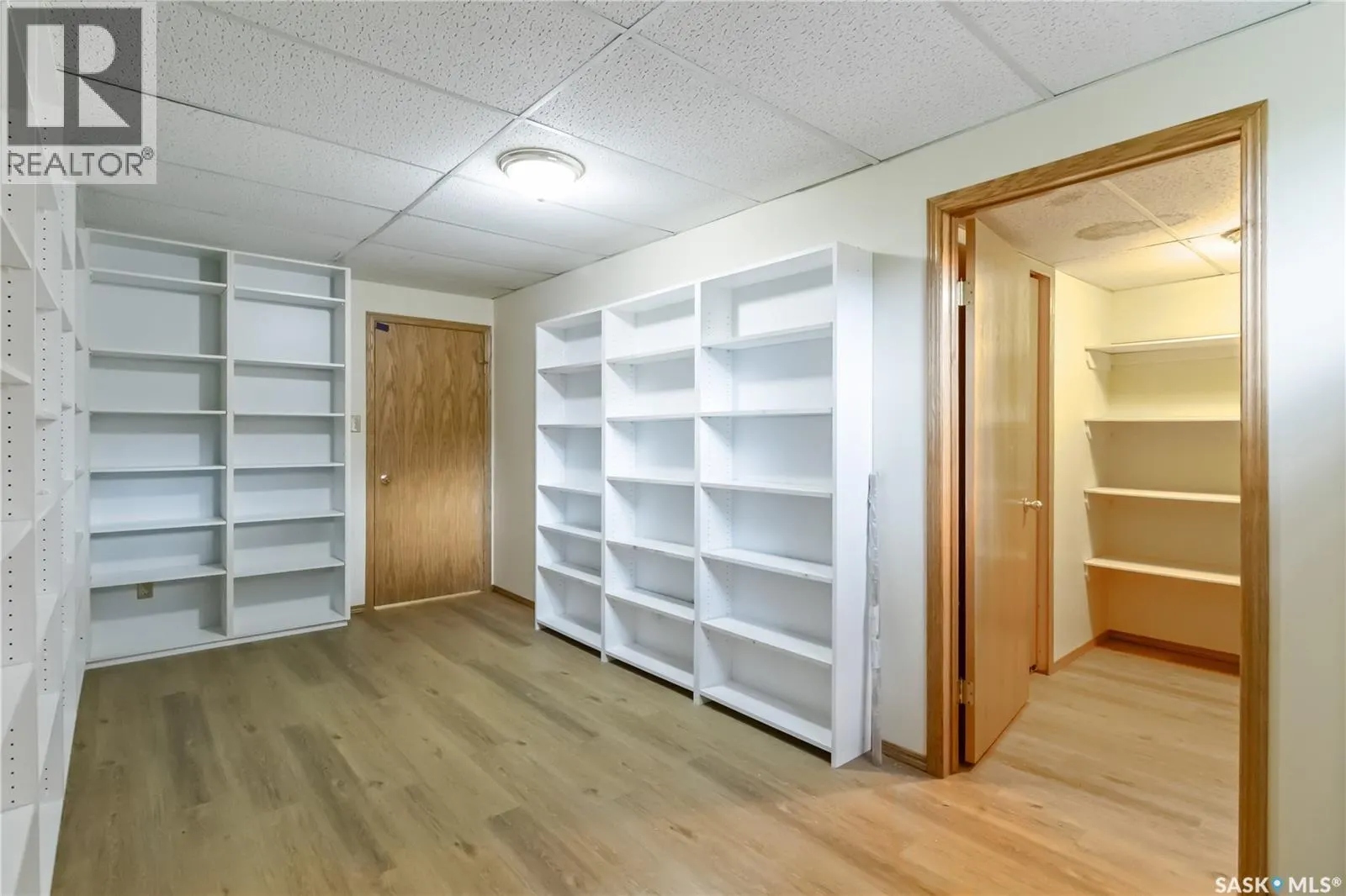 1203 15th STREET E