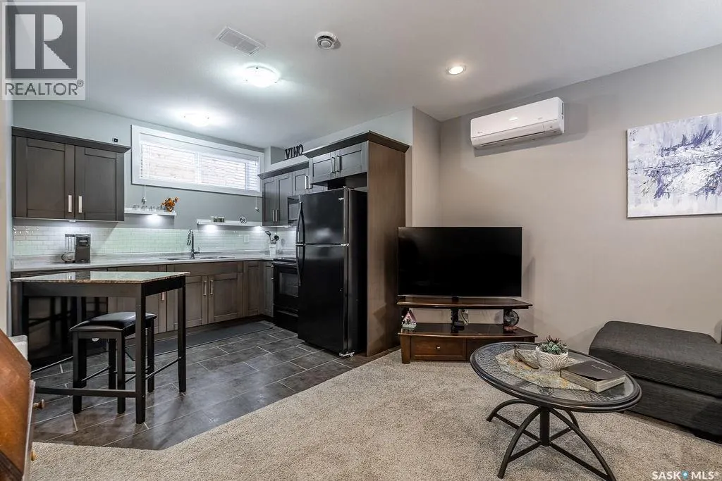 1424 Cassat DRIVE