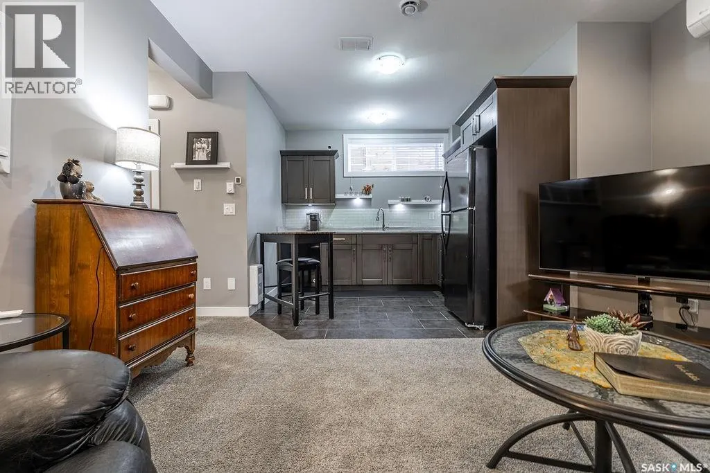 1424 Cassat DRIVE