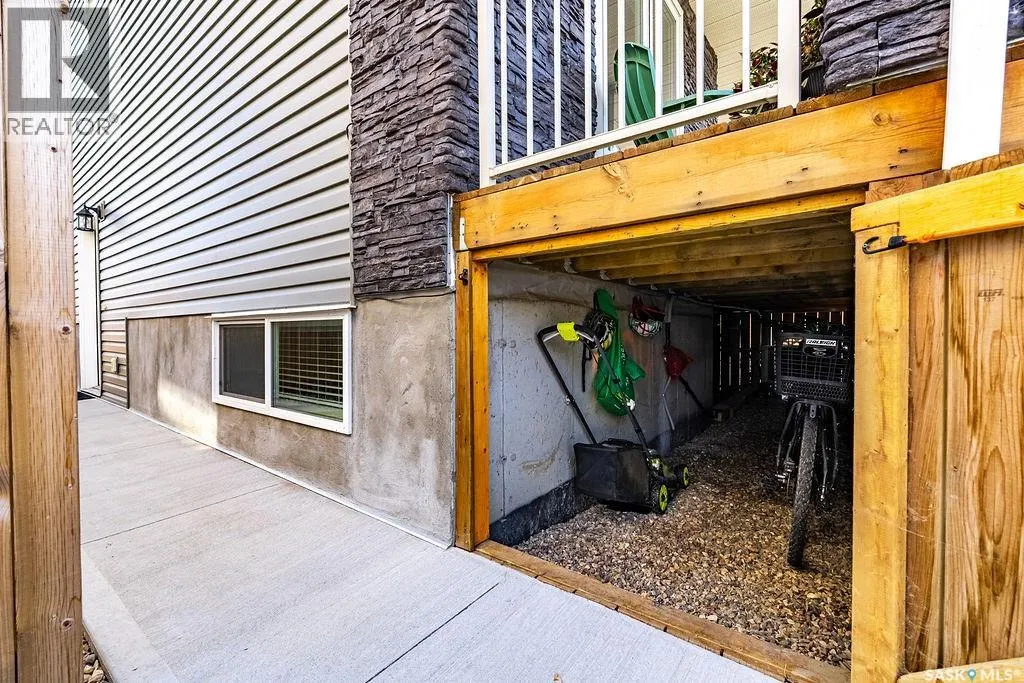 1424 Cassat DRIVE