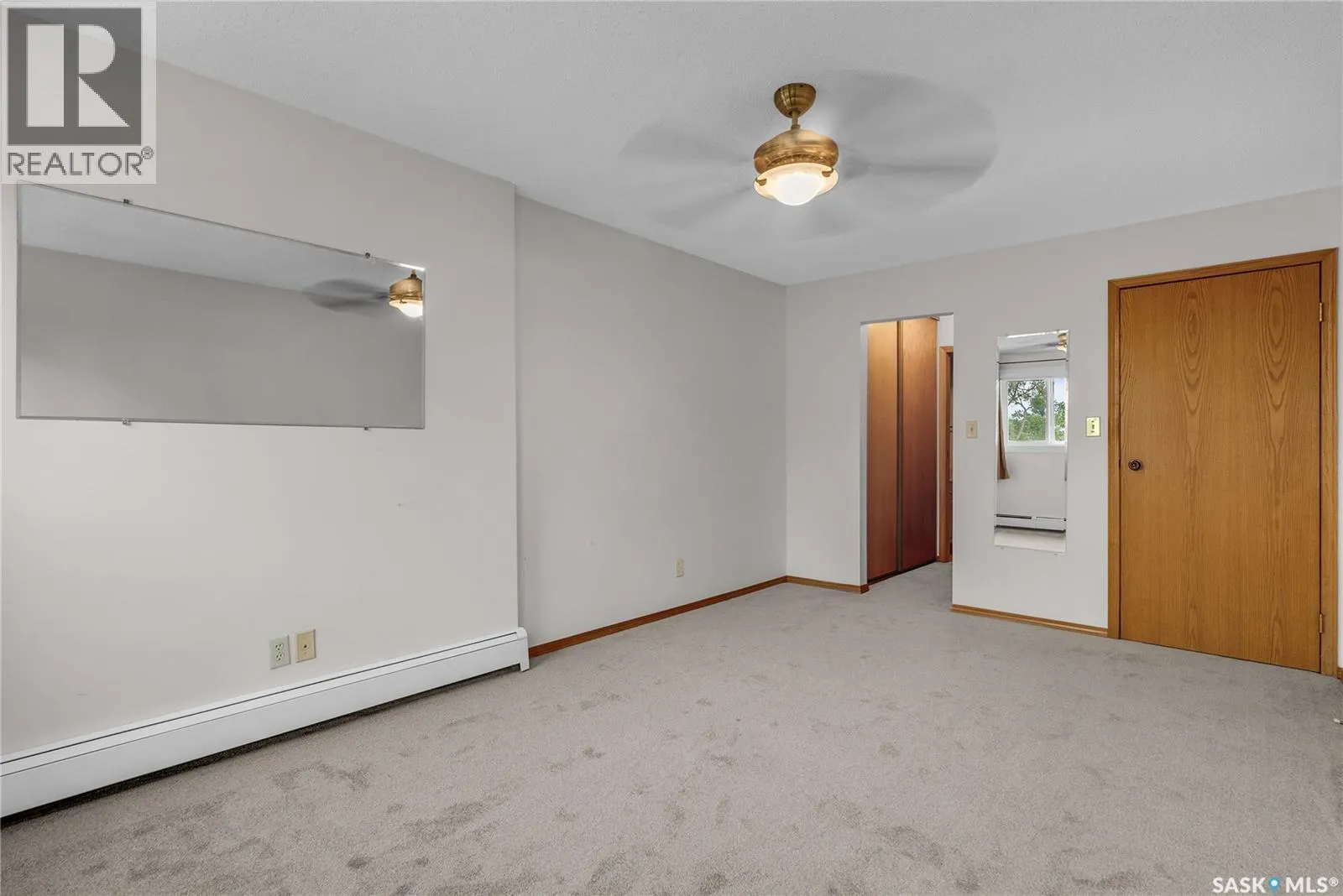 306 921 Main STREET E