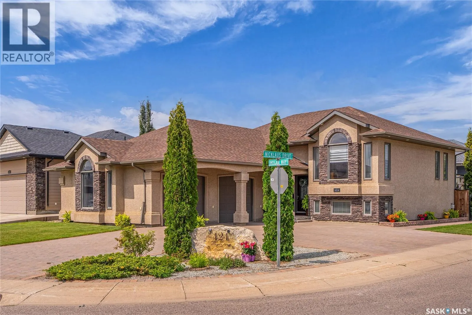 424 Hogan WAY