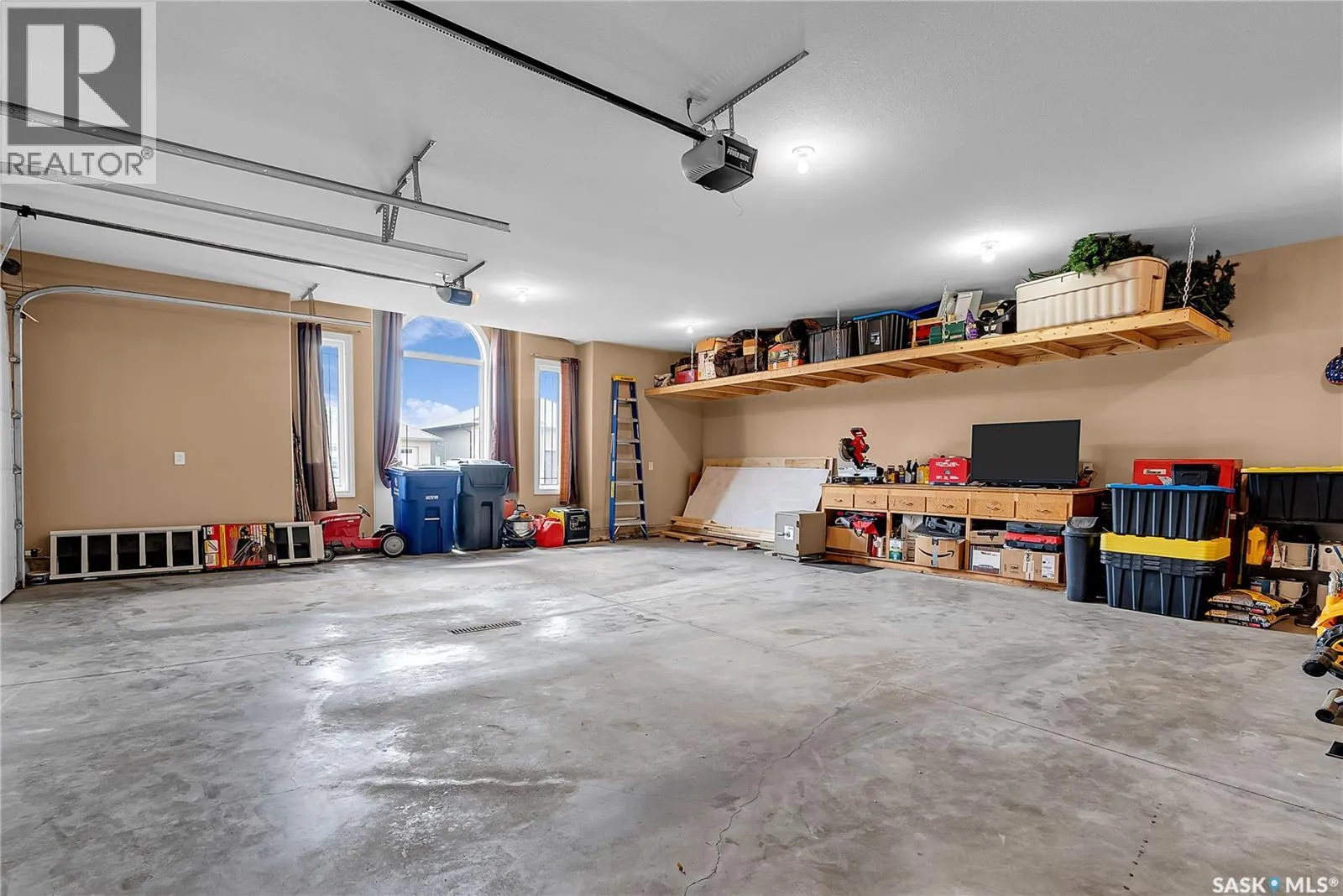 424 Hogan WAY