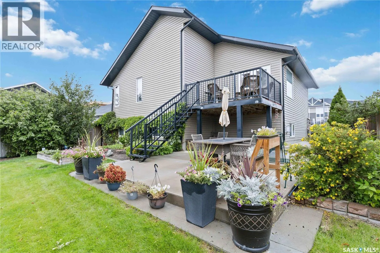 606 Dickson CRESCENT