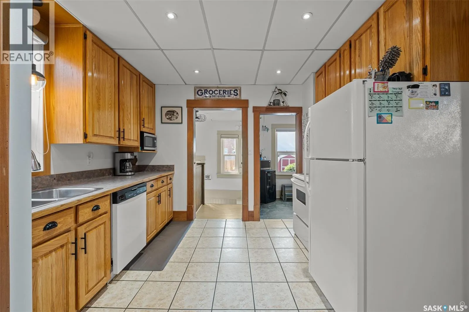 469 8th STREET E
