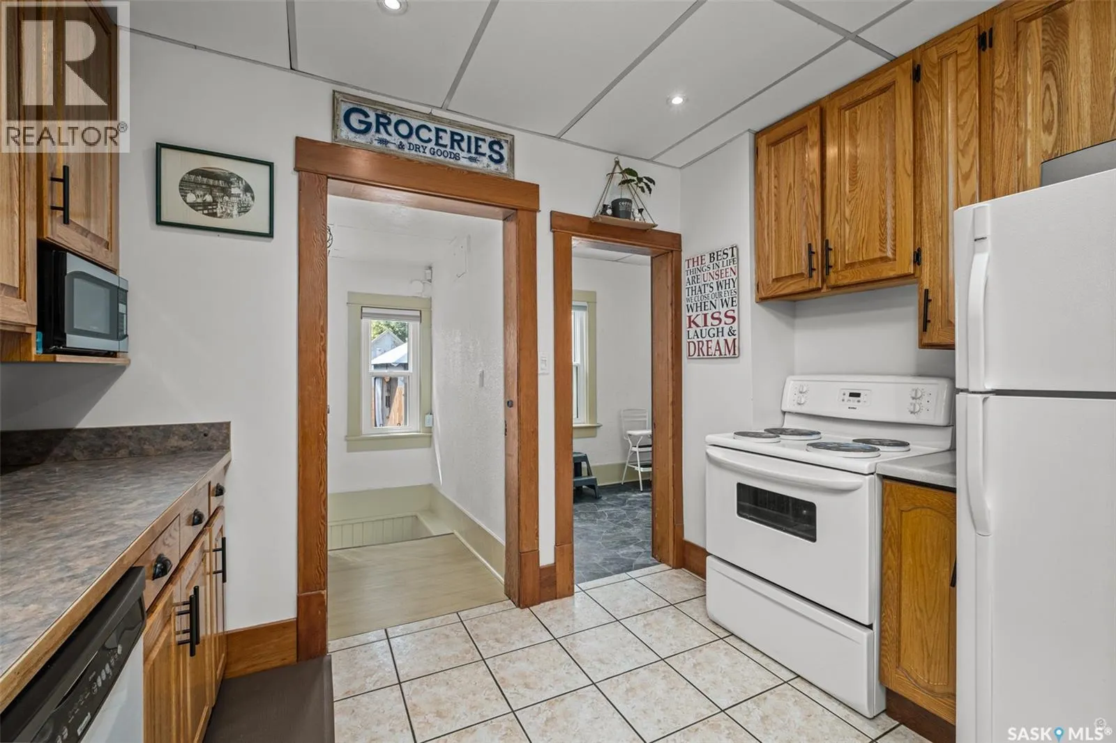 469 8th STREET E