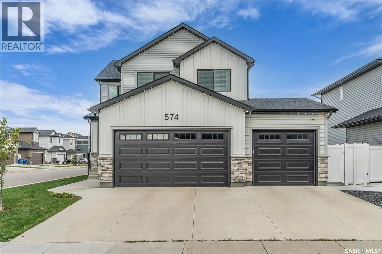 574 BURGESS CRESCENT