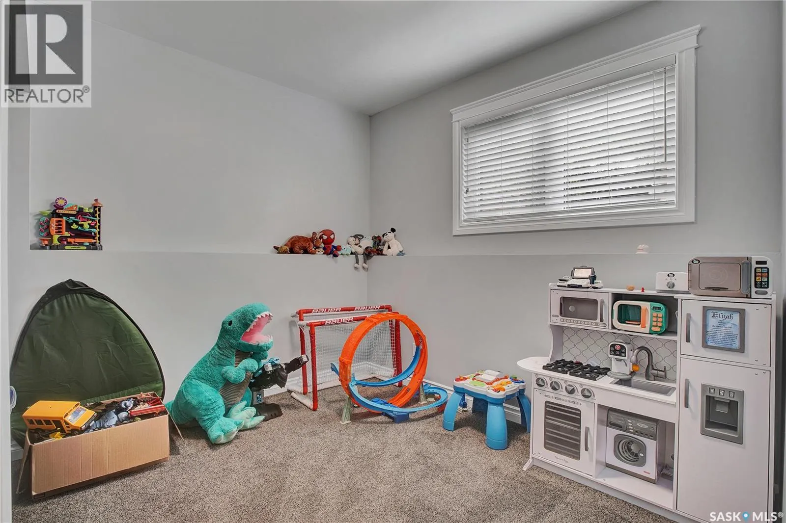 612 Evergreen TERRACE