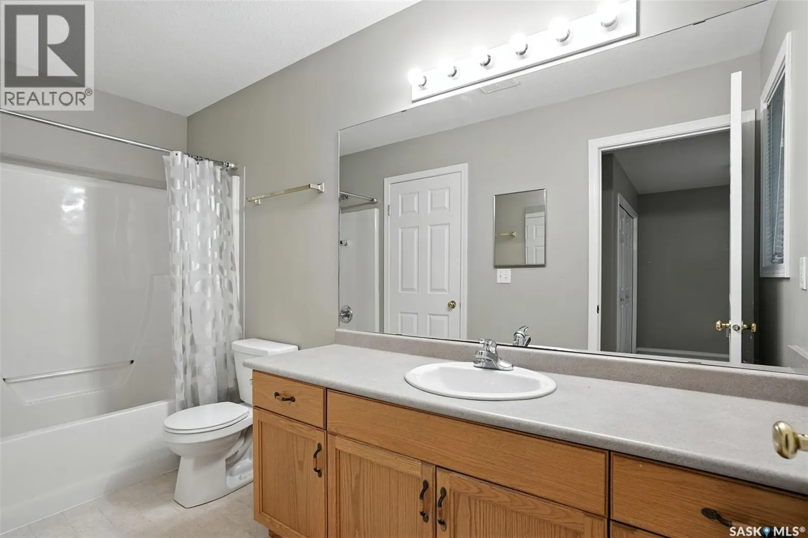30 111 FAIRBROTHER CRESCENT
