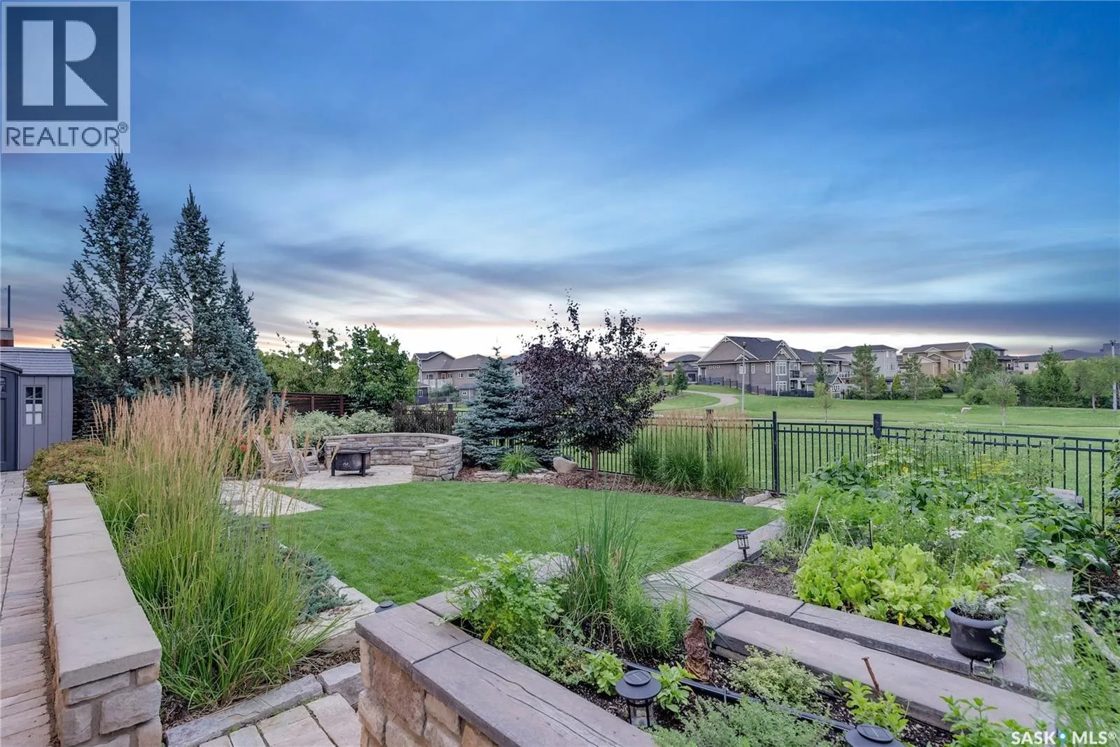 250 Whalley CRESCENT