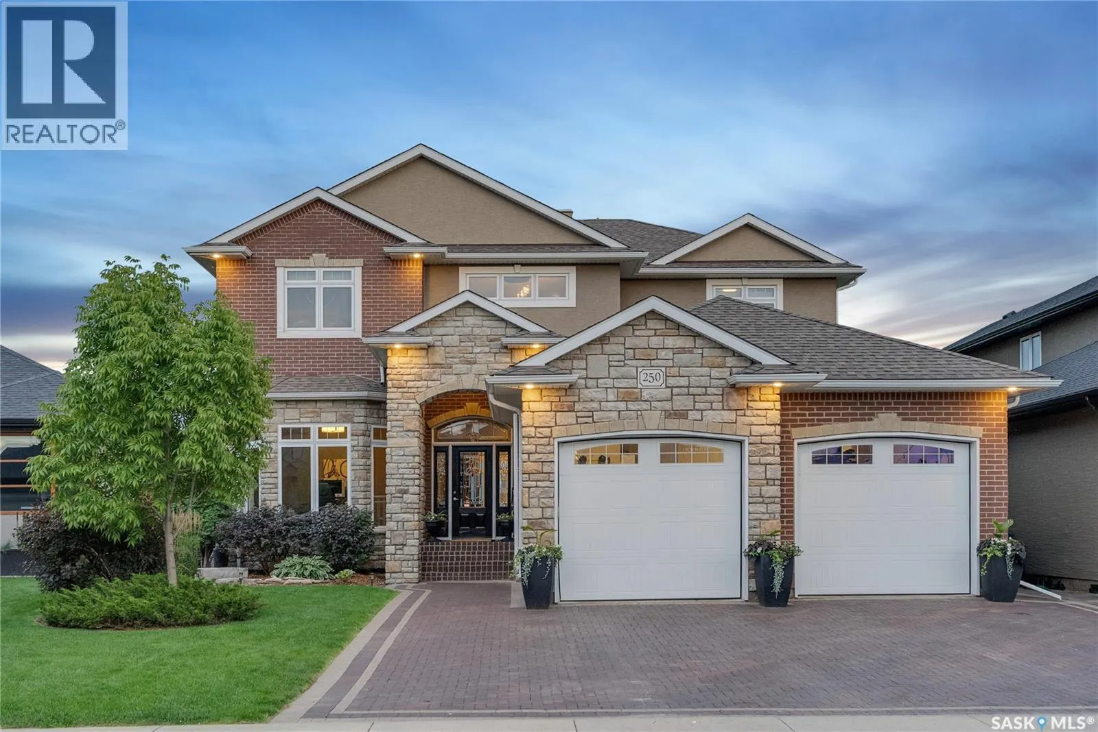 250 Whalley CRESCENT