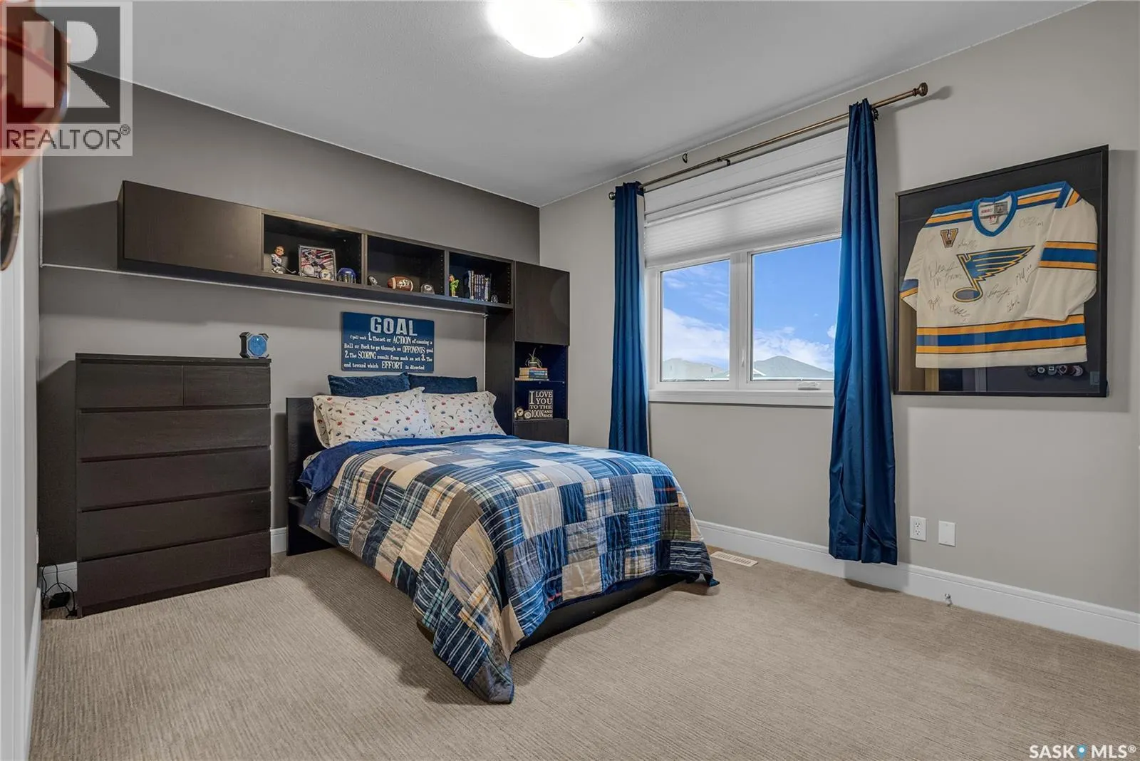 250 Whalley CRESCENT