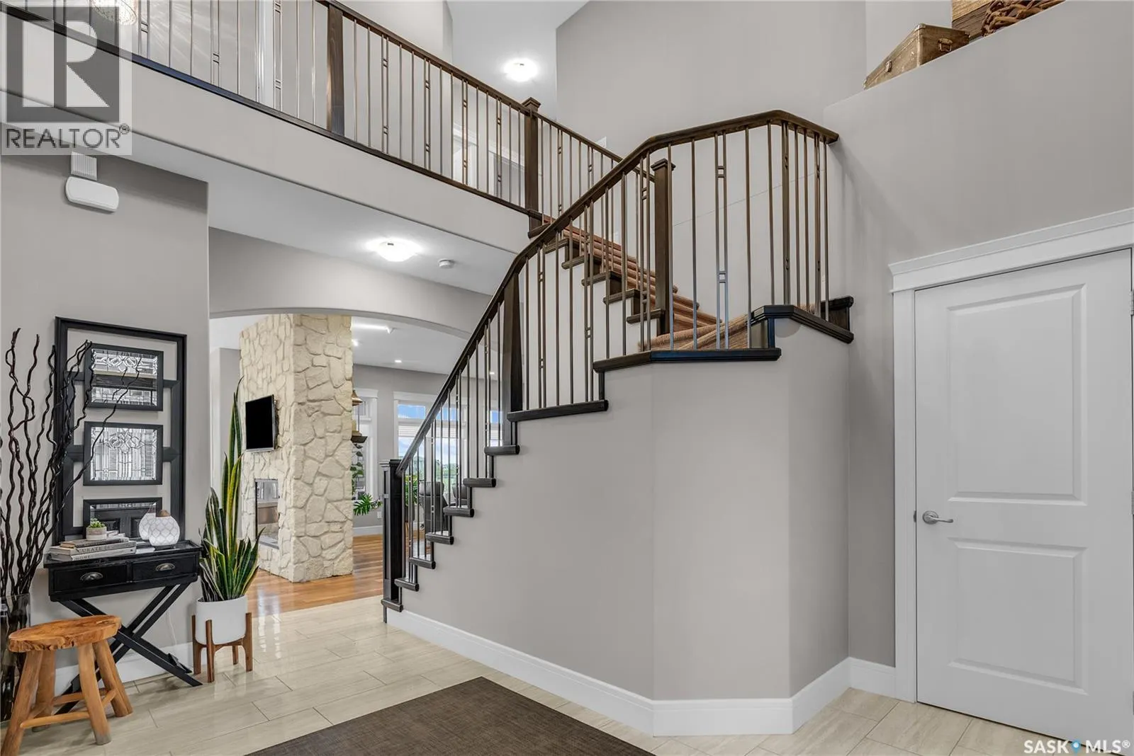 250 Whalley CRESCENT