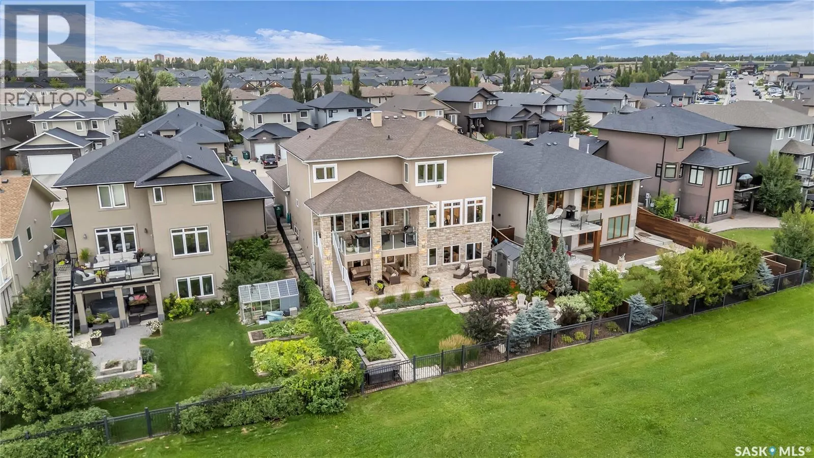 250 Whalley CRESCENT