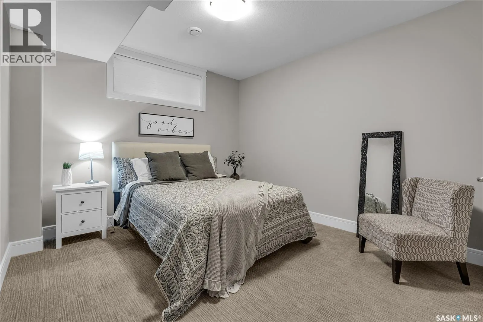 250 Whalley CRESCENT