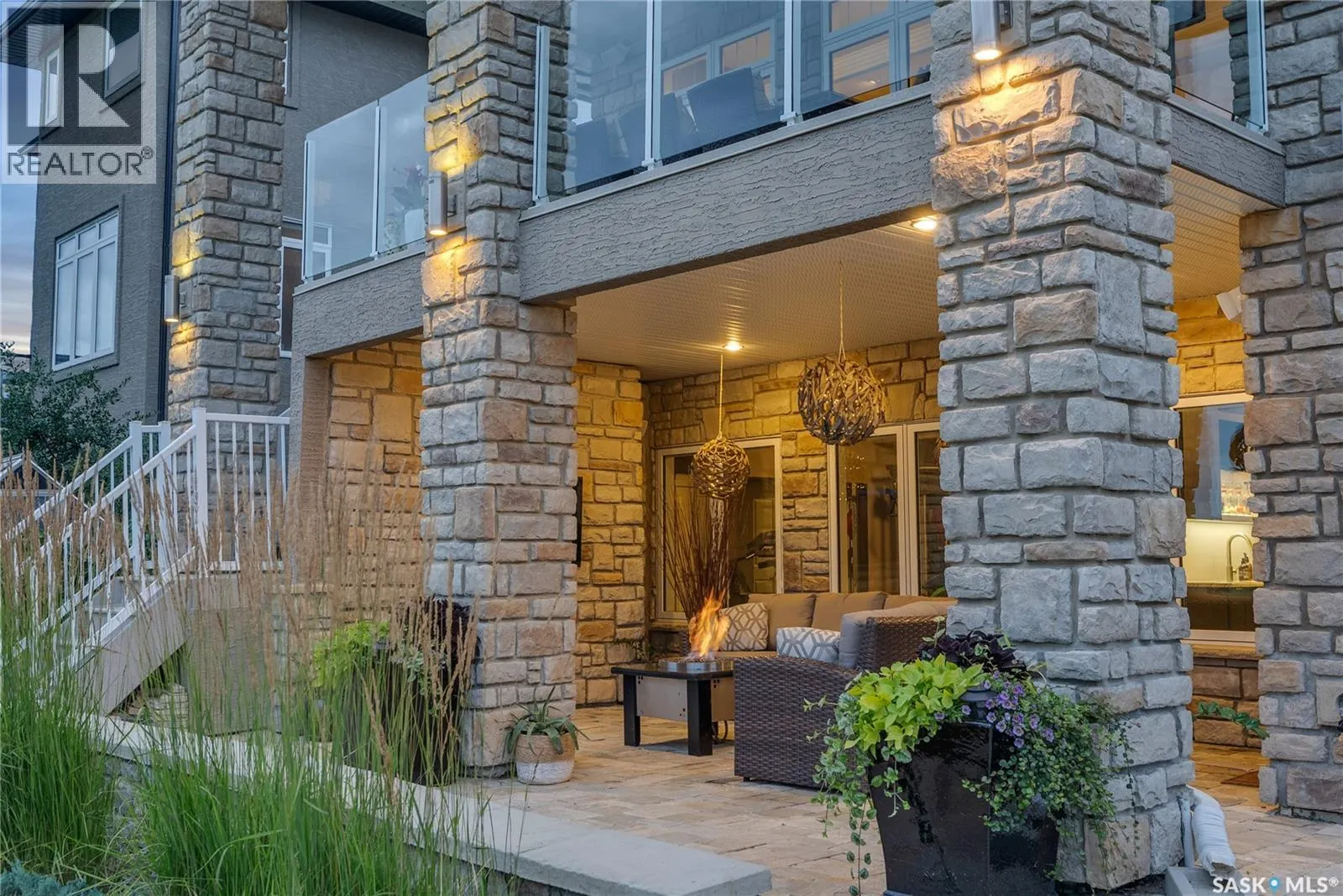 250 Whalley CRESCENT